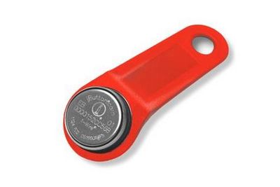 chip de descarga móvil de datos sobre soporte plástico de color rojo